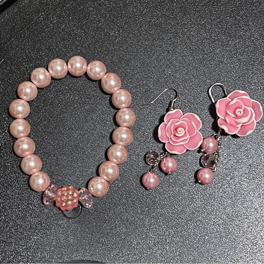Vintage Pink Artificial pearls Bracelet and resin flowers earrings set